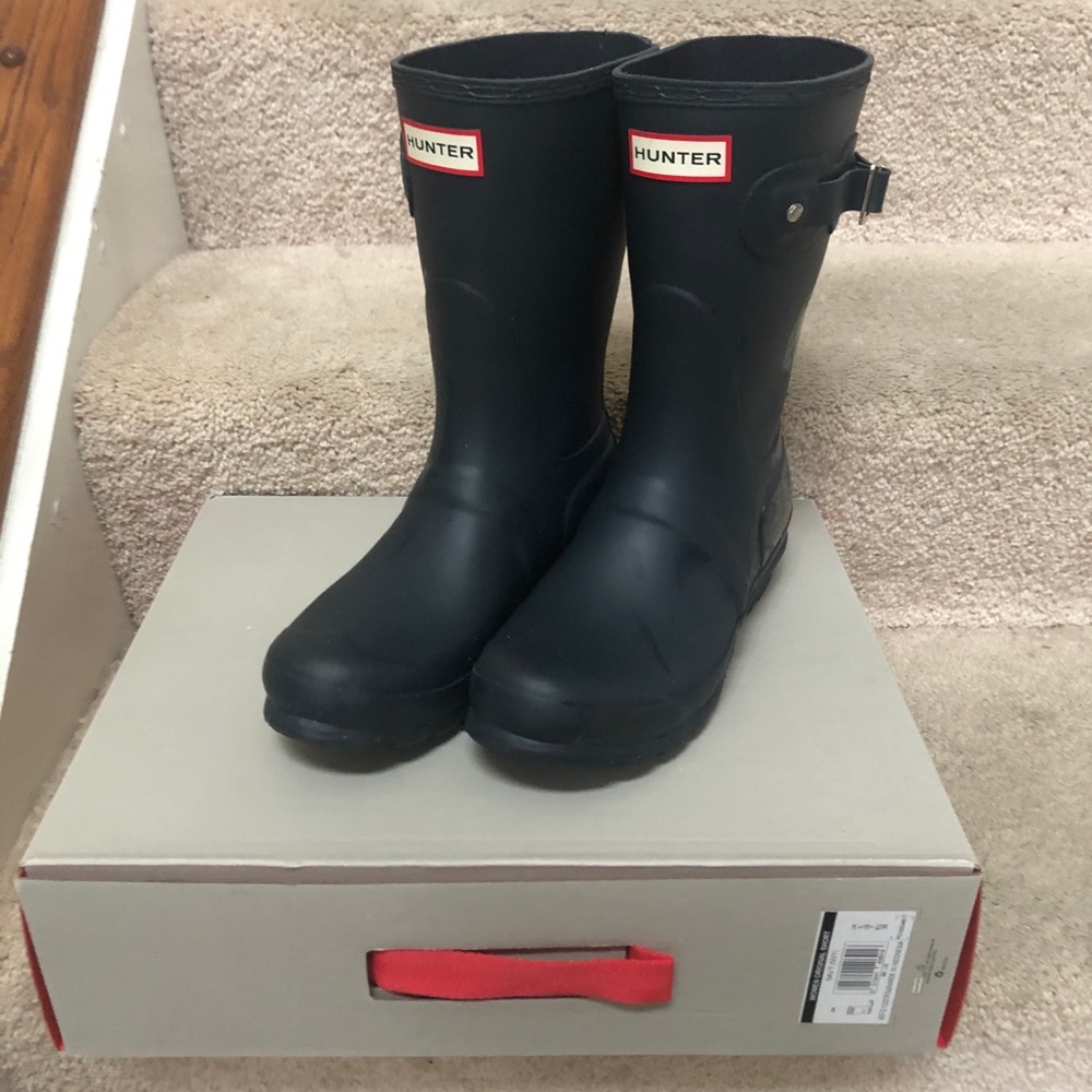 Hunter boots size 7 blue